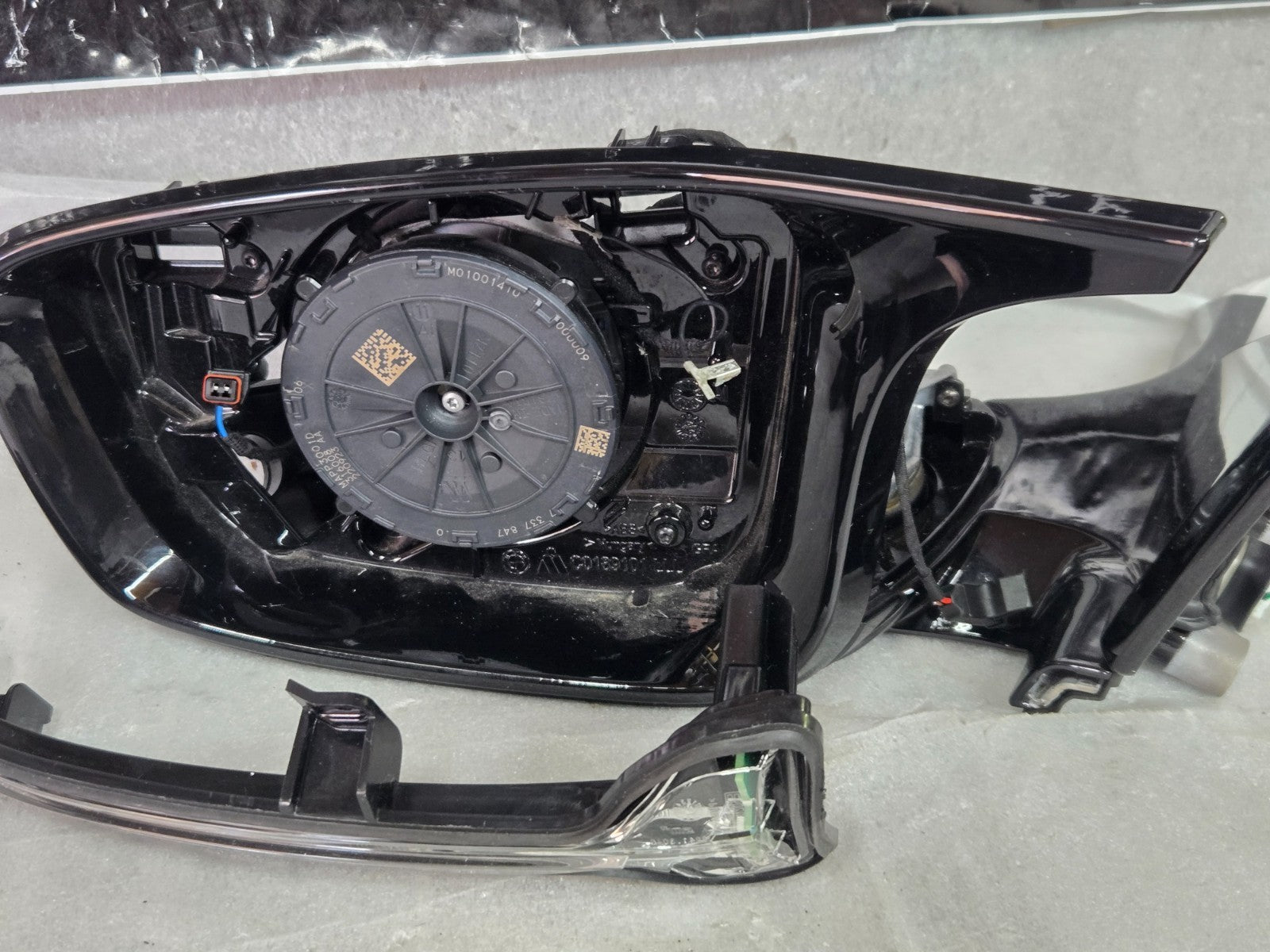 2019-2025 BMW M850IX Left LH Driver Side Power Mirror Base OEM 51167885459