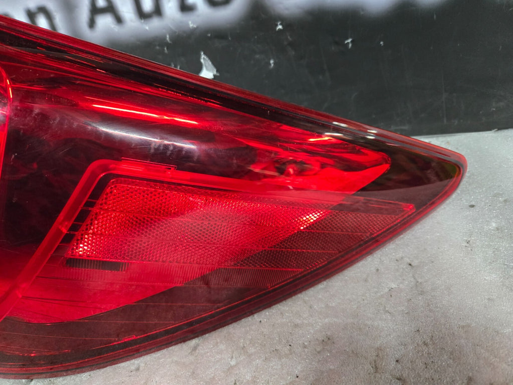 2015-2019 SUBARU OUTBACK HALOGEN HALOGEN REAR RIGHT RH TAIL LIGHT OEM