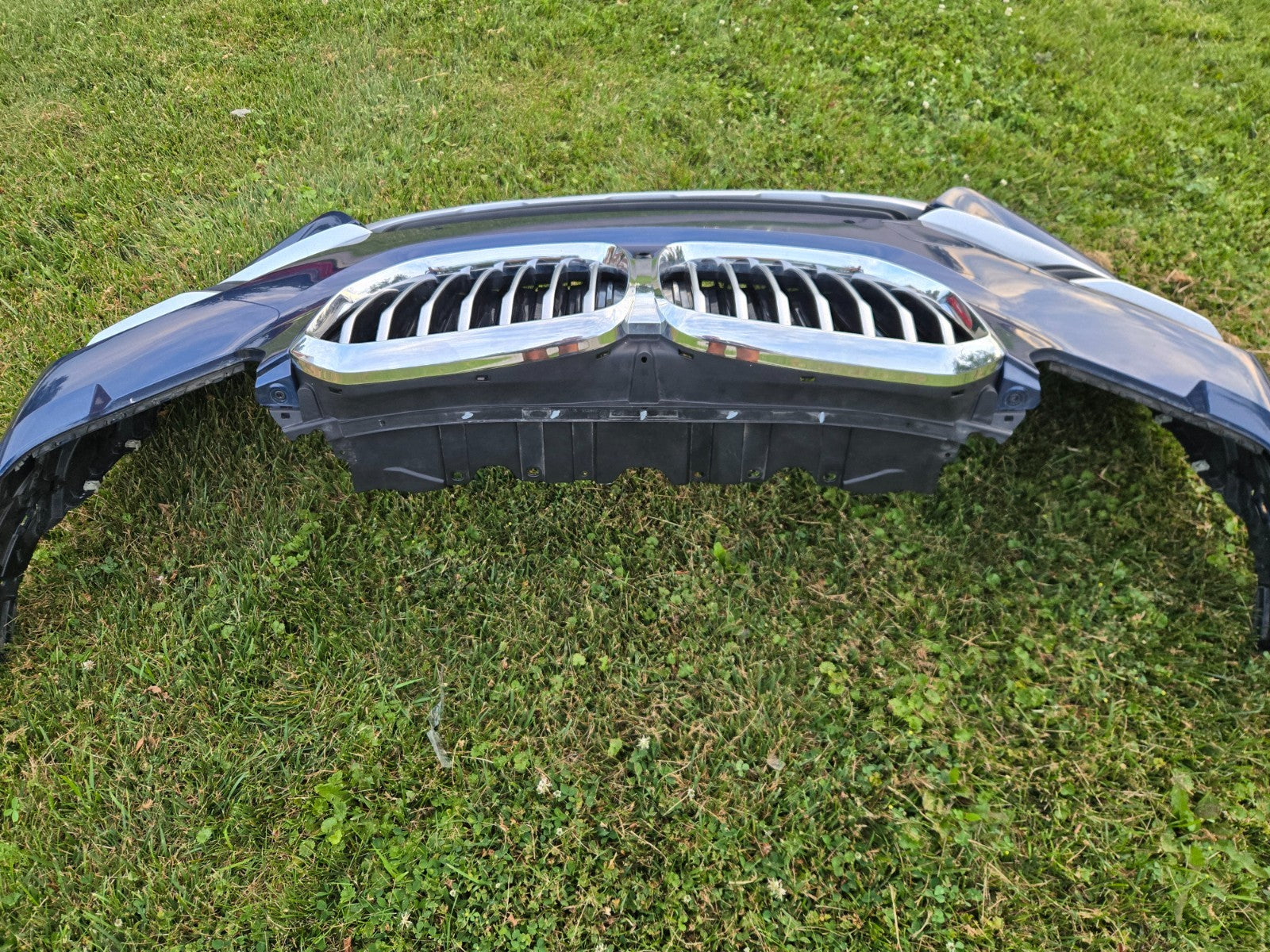 2019-2023 BMW X5 G05 FRONT BUMPER COVER 5111-7421791 OEM *NEAR COMPLETE