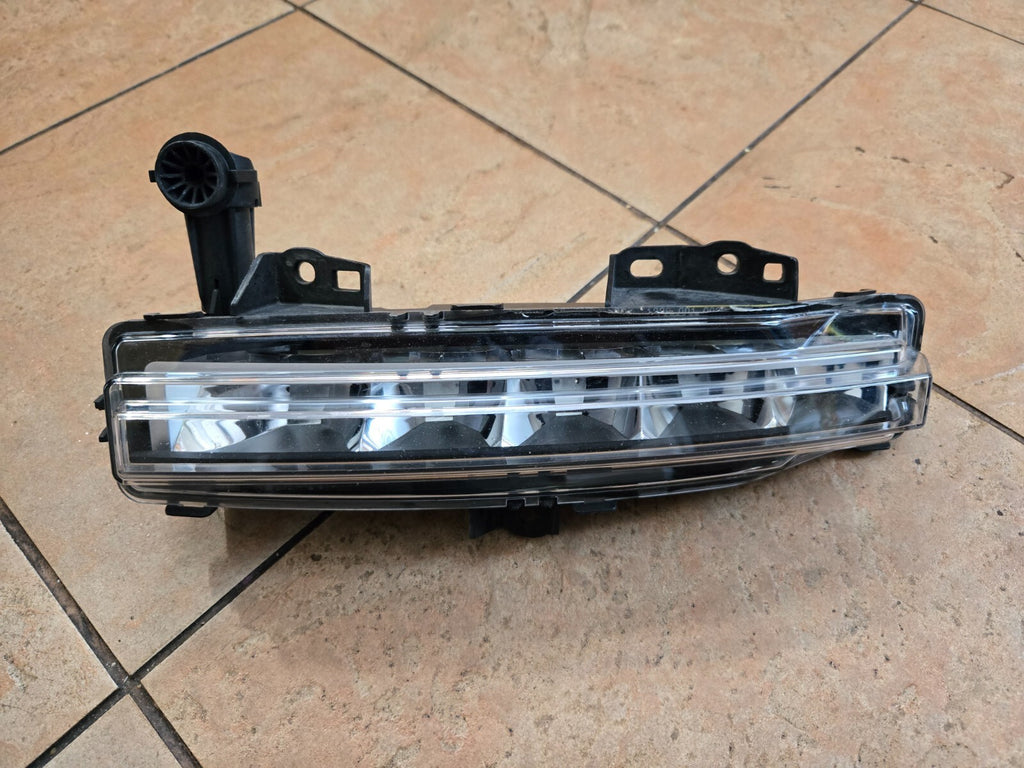 2022-2023 Range Rover Vogue L460 Left Driver LED Foglight OEM M8E215201AC