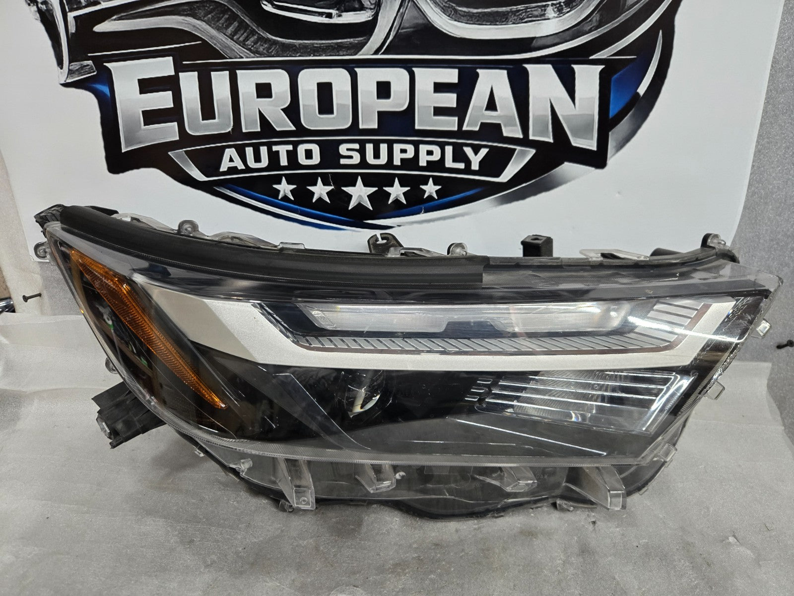 2022-2024 TOYOTA RAV4 XLE RIGHT RH PASSENGER HEADLIGHT LED OEM 811100R35000