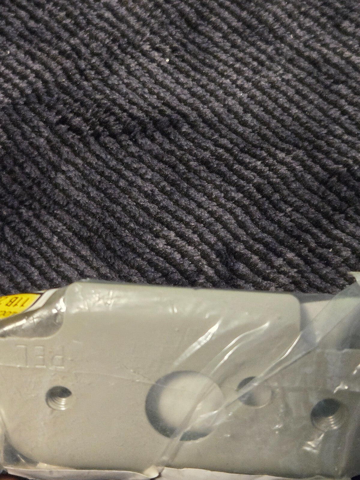 Hyundai BRACKET ASSY-FENDER MTG UPR FR 64493-S8500 OEM
