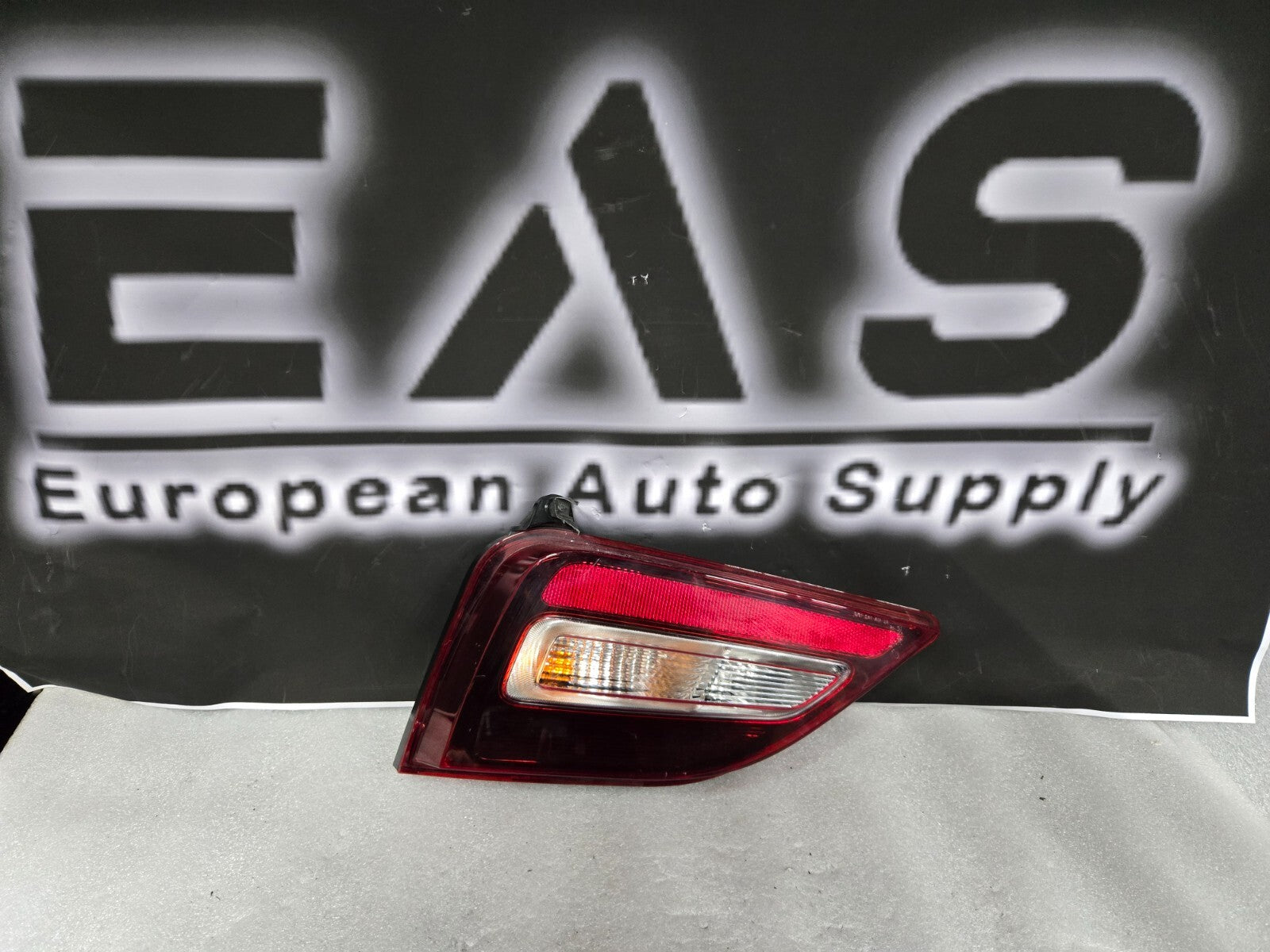 2019-2020 Hyundai Santa Fe Rear Left Driver Bumper Backup Light 92405-S1000 OEM