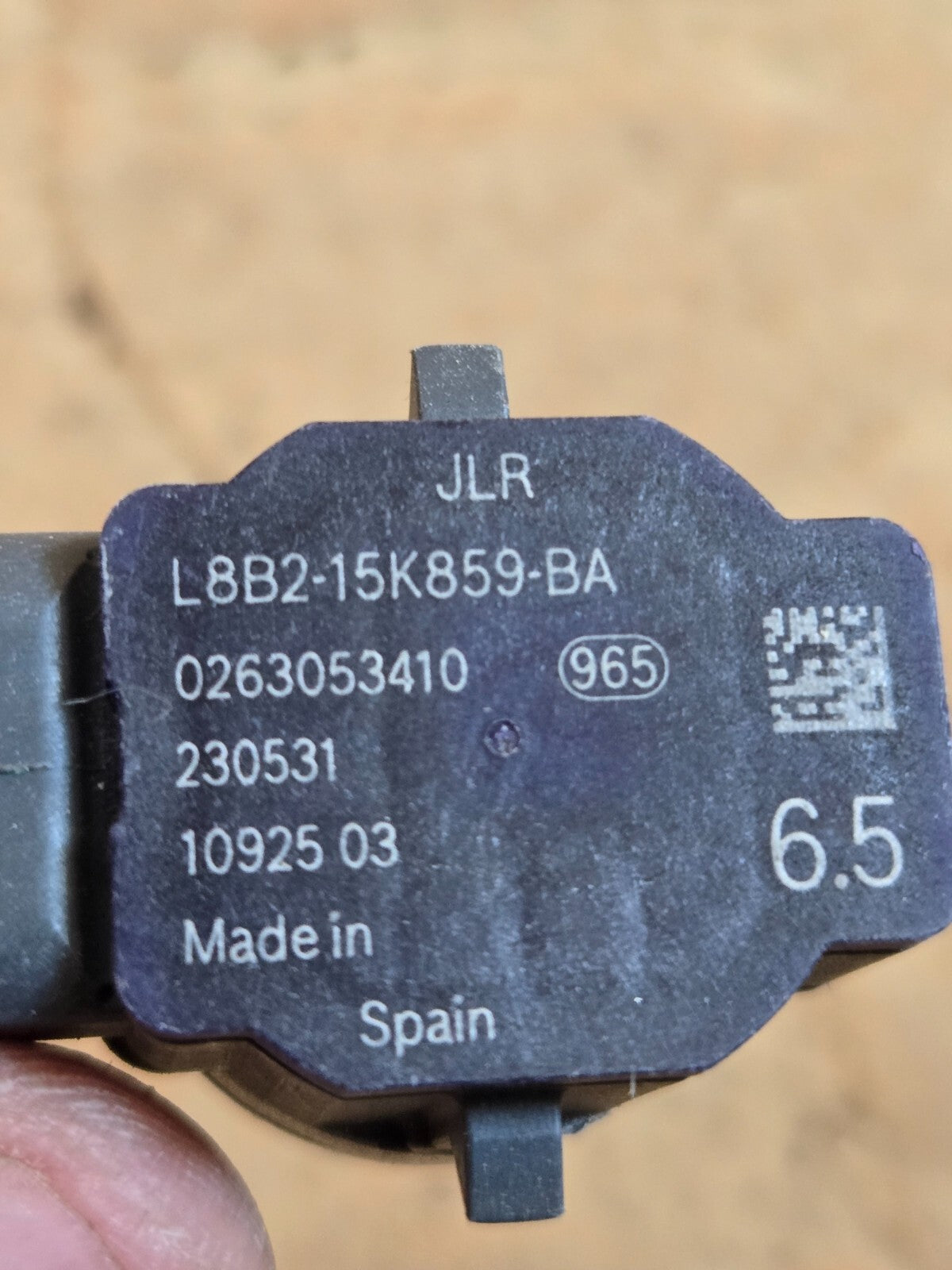 Land Rover Jaguar Parking Distance Bumper 1x Sensor PDC L8B2-15K859-BA Genuine