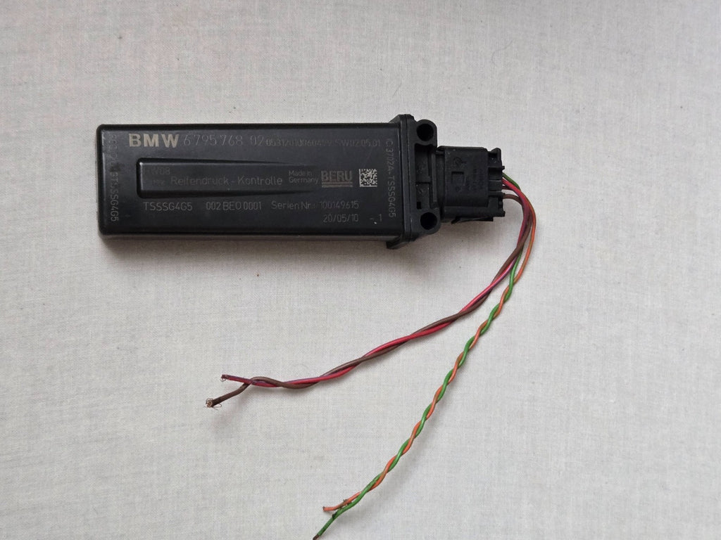 BMW E88 E92 E60 E70 E84 RDC Tire Pressure Monitor Antenna Sensor 6795768 TPMS