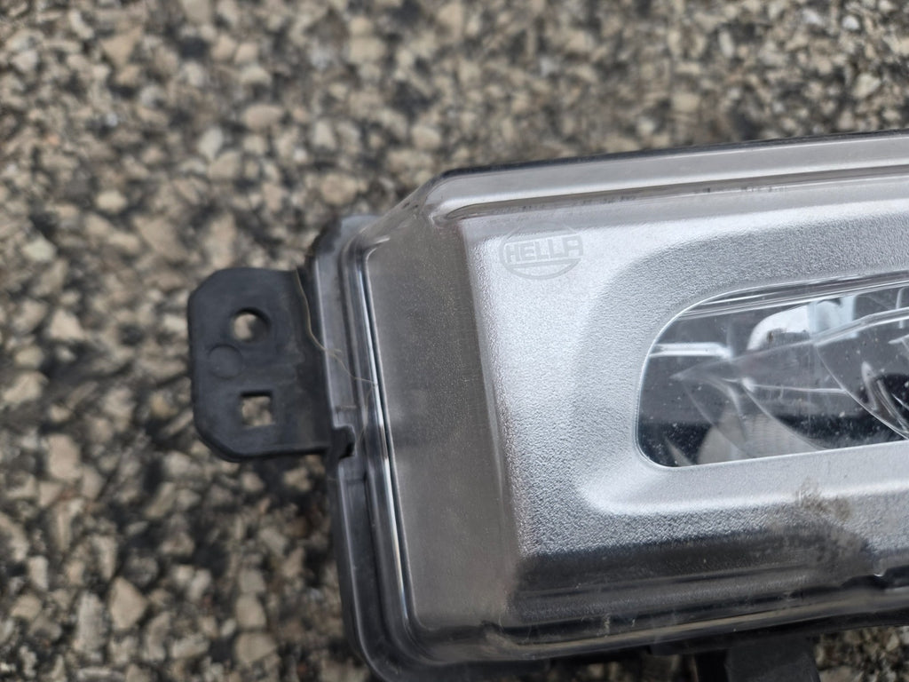 2019-2023 BMW G05 G06 G07 X5 X6 X7 Front Right RH LED Fog Light 63177406366 OEM