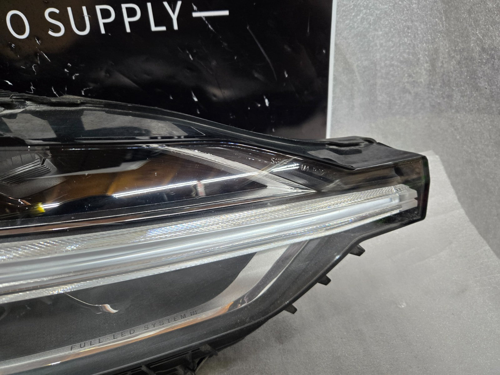 2019 - 2021 VOLVO XC60 RIGHT RH PASSENGER SIDE LED HEADLIGHT OEM 31655239