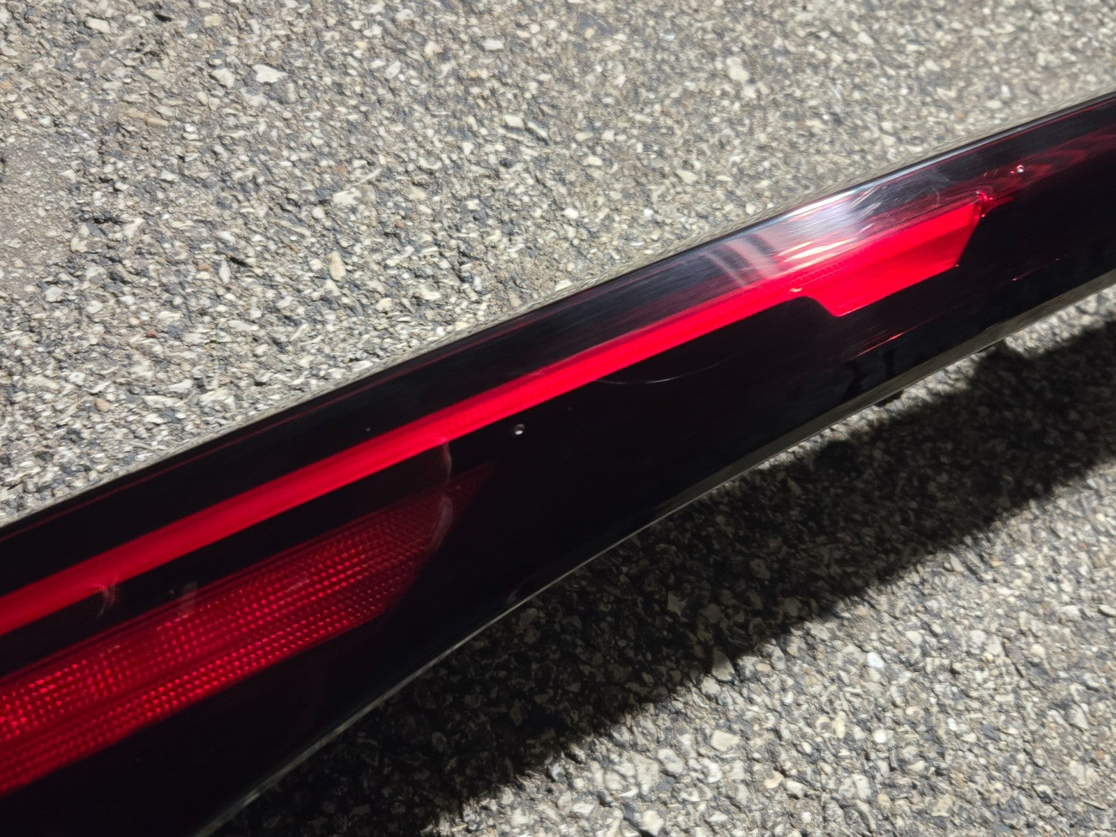 2025-2026 KIA K5 TRUNK LID CENTER TAIL LIGHT REAR COMBINATION 92403L2680 OEM