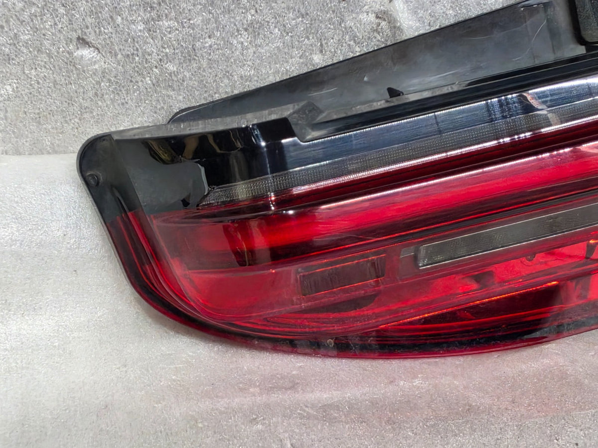 2020-2022 BMW 7 G11 G12 740 750 M760 ALPINA B7 TAIL LIGHT TRUNK LID RIGHT RH OEM