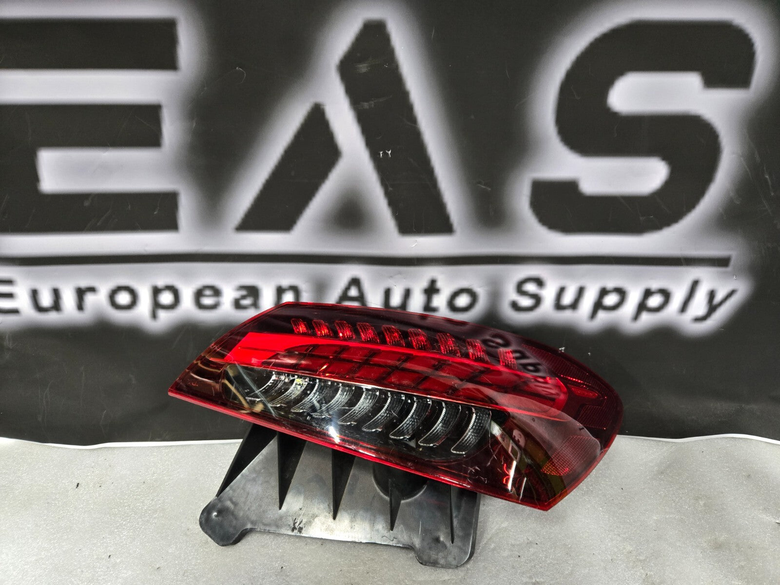 2021-2023 Mercedes-Benz E-Class Sedan Right Passenger RH LED Taillight OEM