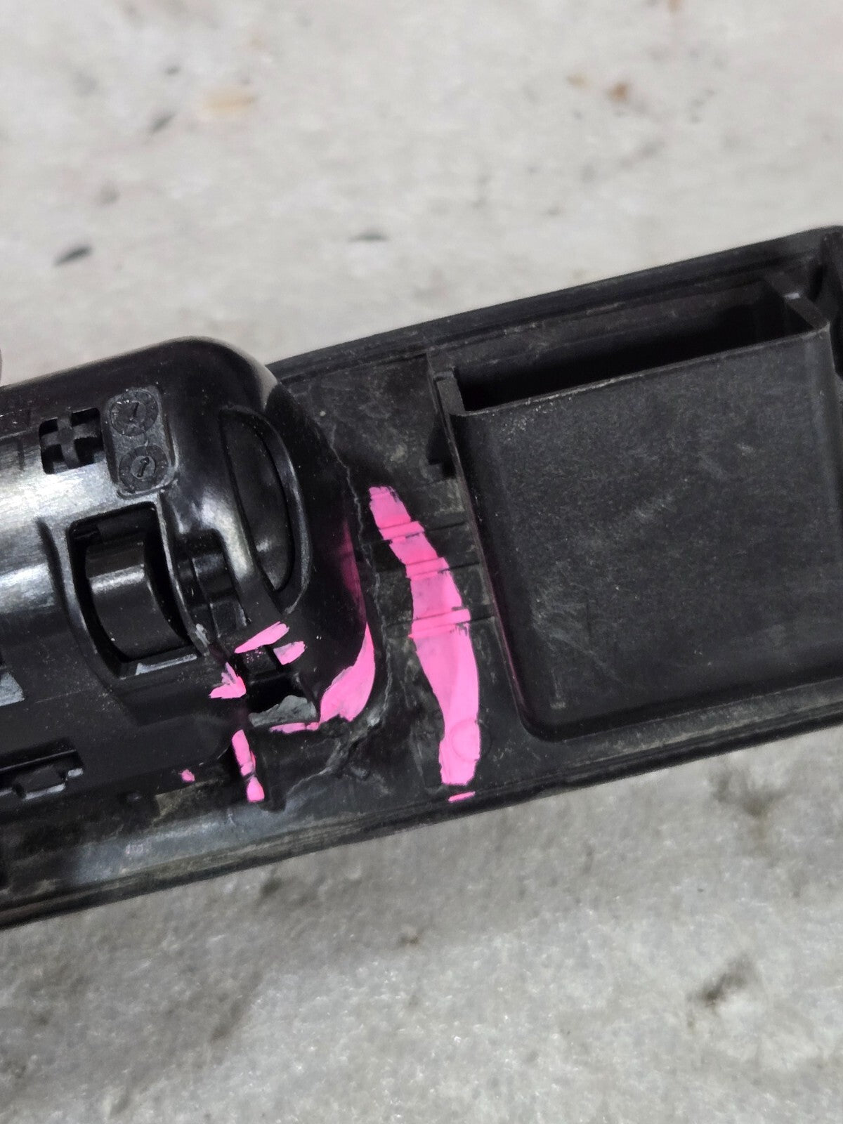 BMW F48 F39 F25 F26 F15 F16 Rear Trunk Tailgate Release Open Switch OEM 7463163
