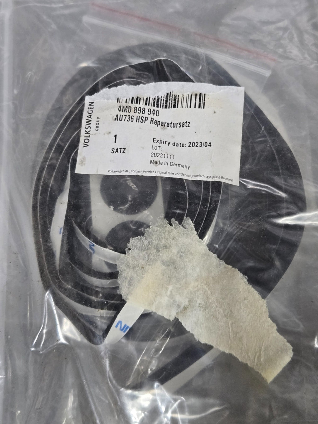 OEM AUDI Q7 4MB 4MG 1 Set Of Foam Strips 4M0898940 NEW