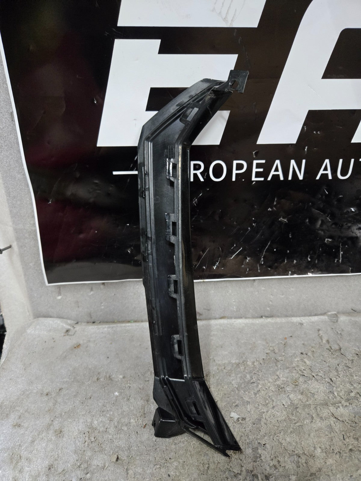 2018-20 Lamborghini Urus Front Bumper Right RH Air Intake Frame 4ML807820 OEM
