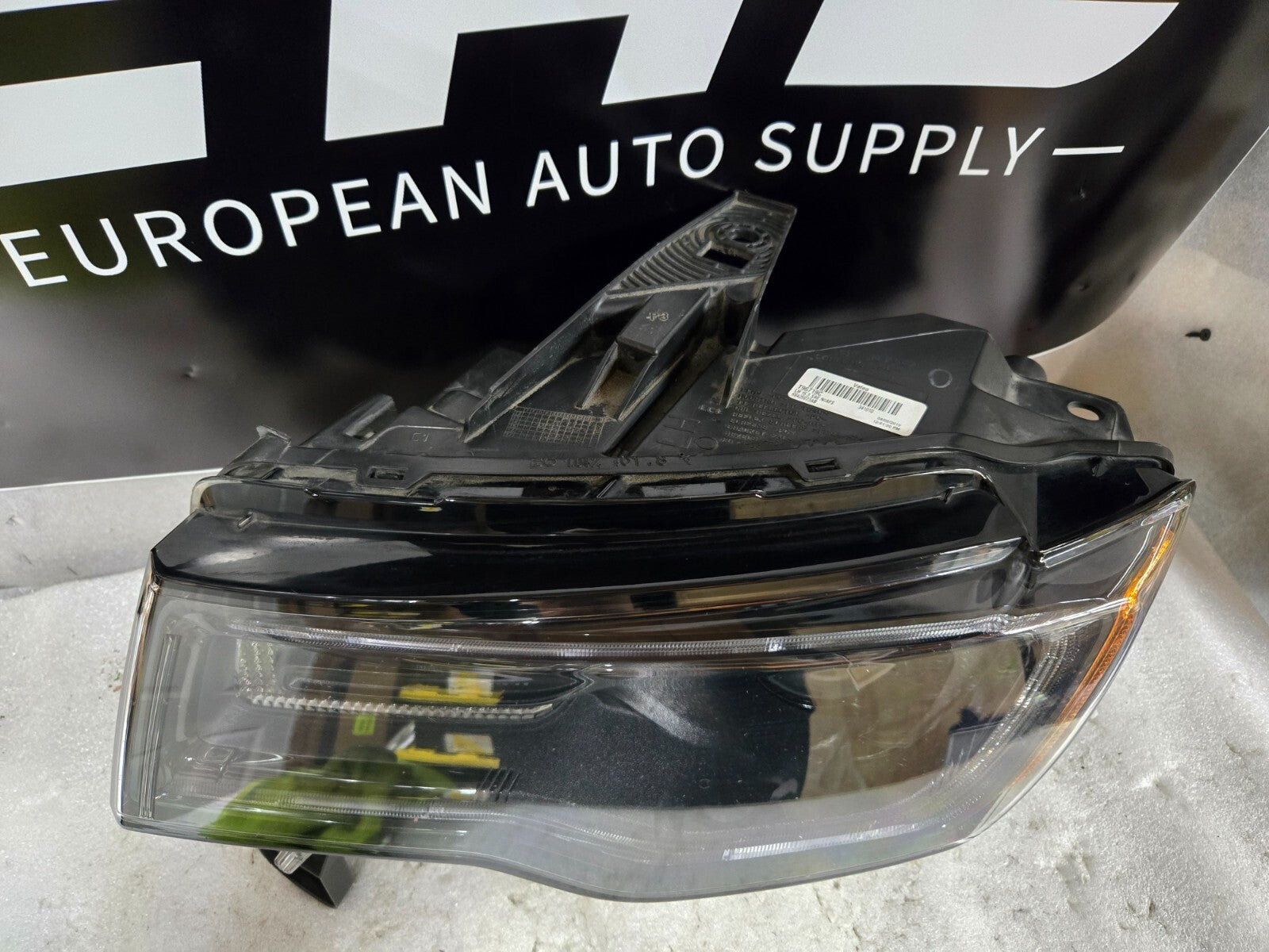 2016-2022 JEEP GRAND CHEROKEE NON-AFS LEFT HEADLIGHT XENON BLACK Since 1941 OEM