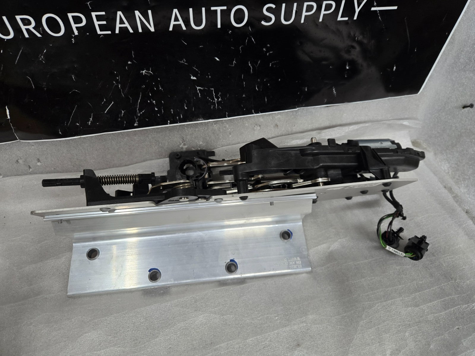 2019-2023 Rolls Royce Ghost Radiator Spirit Ecstasy Lift Mechanism 51137495477