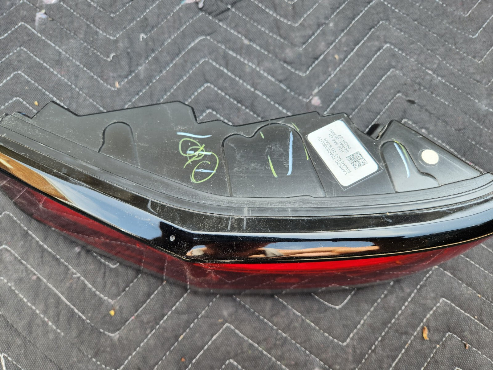 2022 2023 Rivian R1S Rear Left Outer Quarter Panel Tail Light PT00003887 OEM