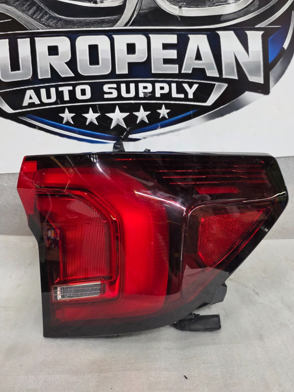 2025-2026 GMC Terrain Passenger Right RH LED Tail Light OEM 26576395
