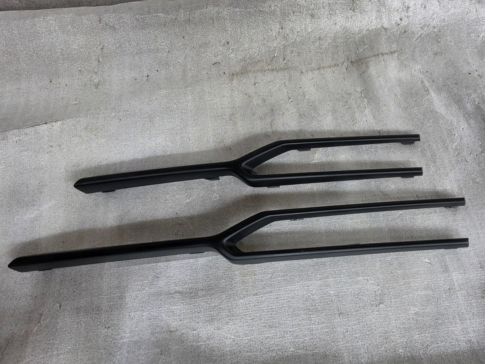 2021 Lamborghini Urus Front Bumper Cover Section 4ML807533AGRU OEM