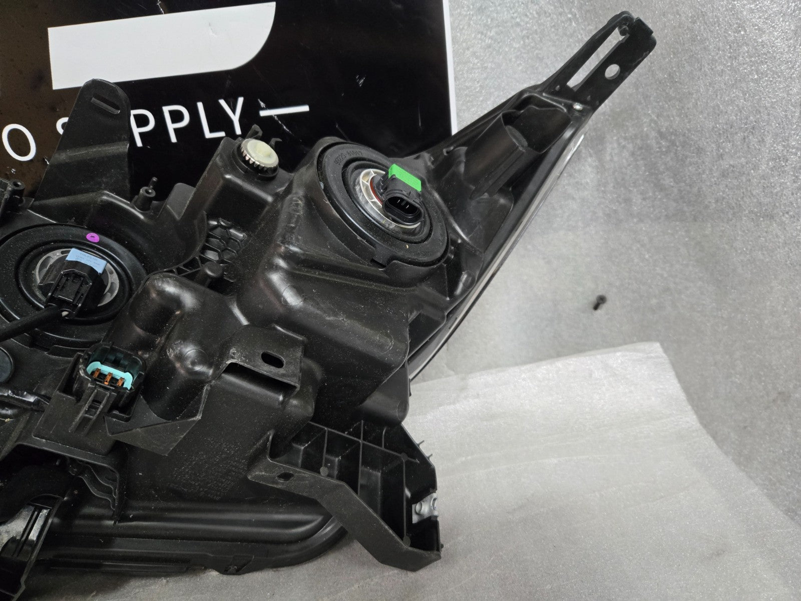 2020-2022 Nissan Rogue Sport Right RH Halogen DRL LED Headlight Assembly OEM