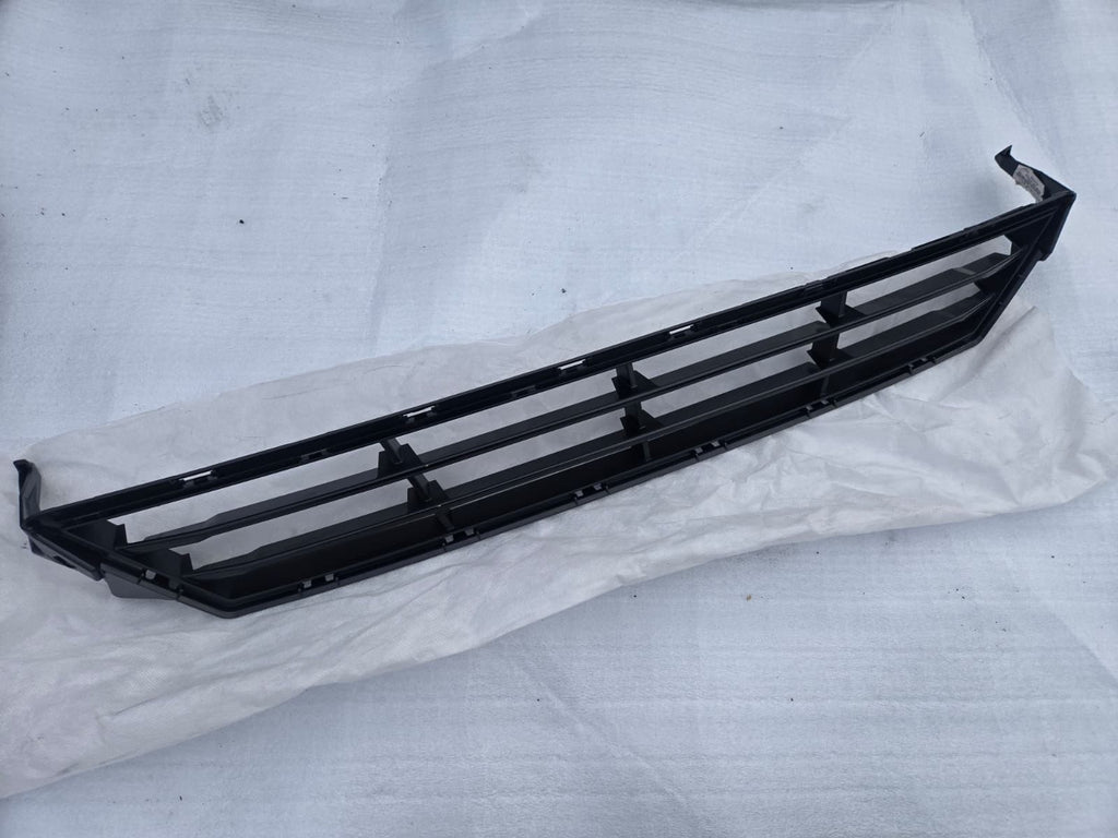GENUINE BMW X3 G01, X4 G02, LCI Front Lower Center Grille 51119451134 OEM