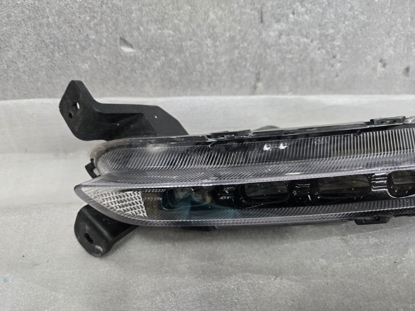 2016 2017 Hyundai Right RH Passenger Side Daytime Running Light LED OEM 92208-E6