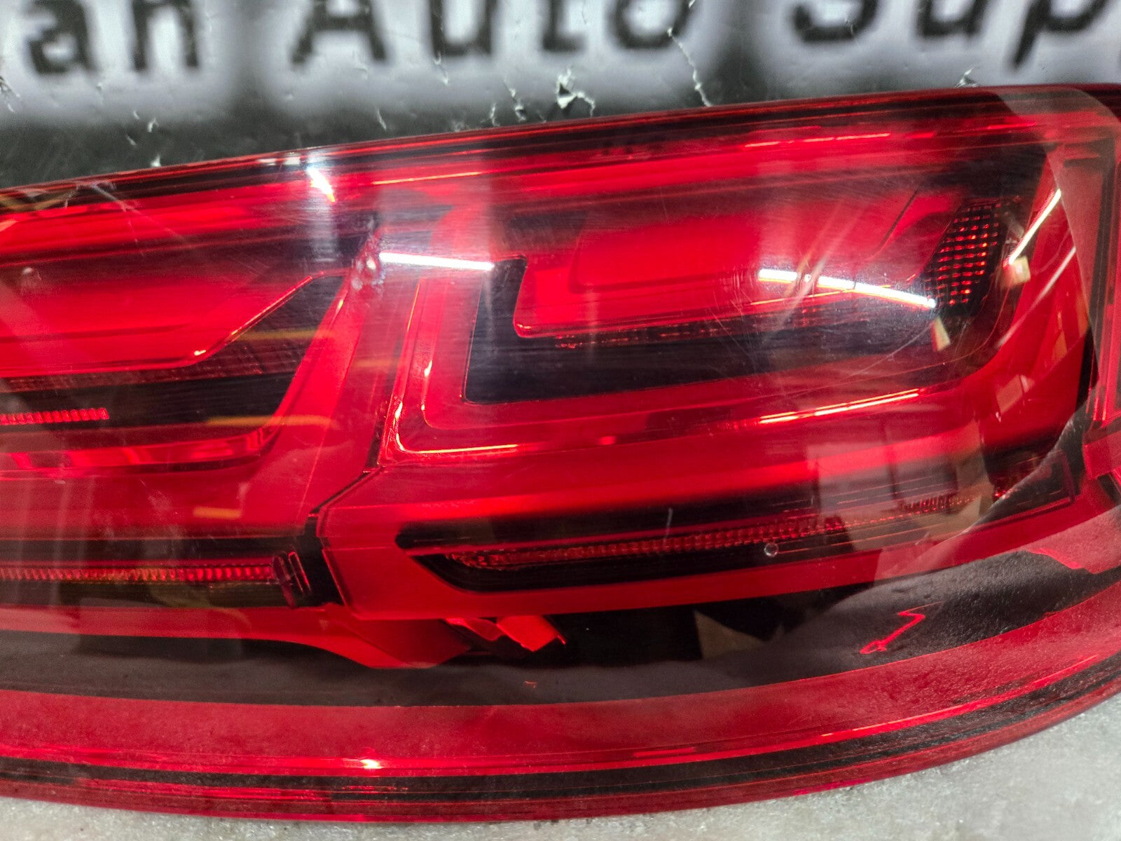 2017 2018 2019 Audi Q7 Tail Light LED RH Rear Right Passenger Side Genuine OEM
