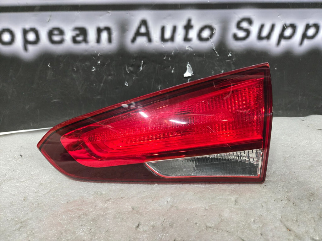 2017 2018 Kia Forte Halogen Tail Light Inner Right RH Passenger OEM 92404-B0
