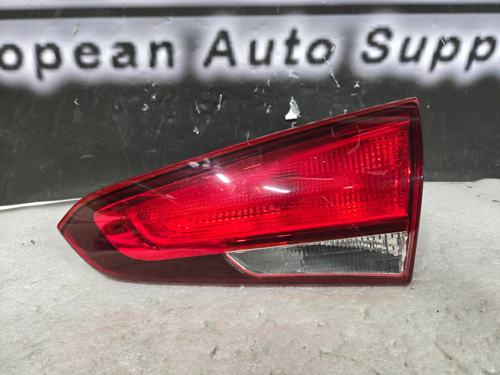 2017 2018 Kia Forte Halogen Tail Light Inner Right RH Passenger OEM 92404-B0