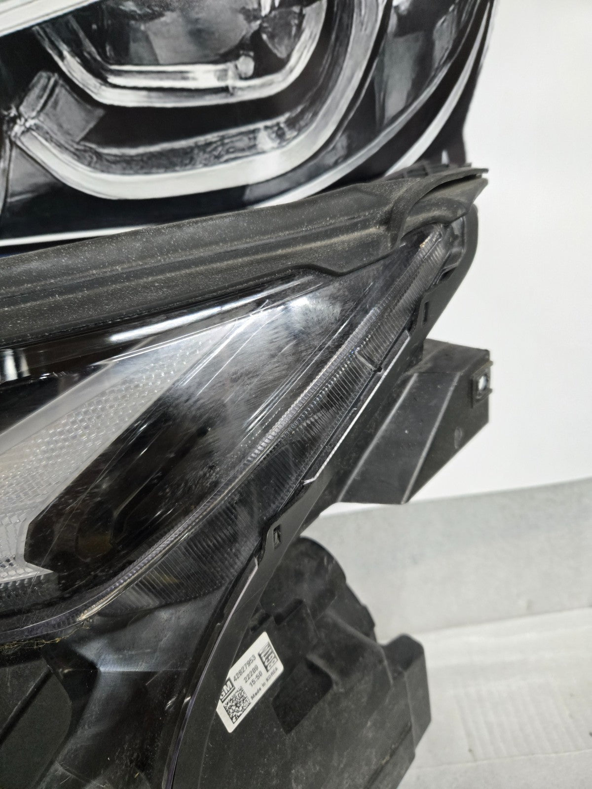2021 - 2023 Chevrolet Trailblazer Left Halogen/LED Headlight 42827953 OEM