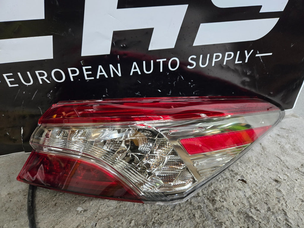 2018-2023 Toyota Camry TRD Rear Right Passenger Outer Tail Light OEM 9TY945281