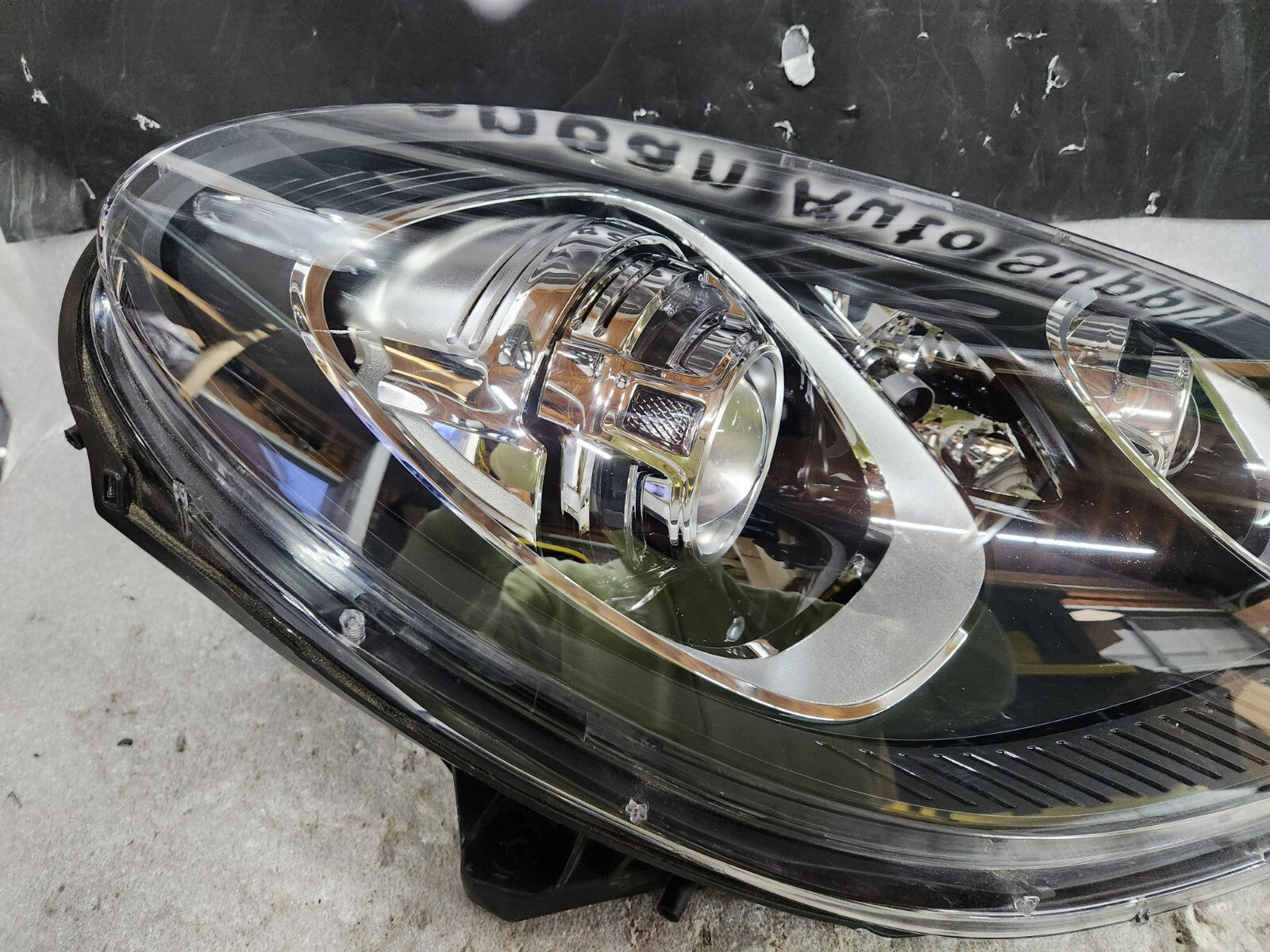 2015 2016 2017 PORSCHE MACAN HEADLIGHT XENON HID RIGHT PASSENGER 95B941032CS OEM