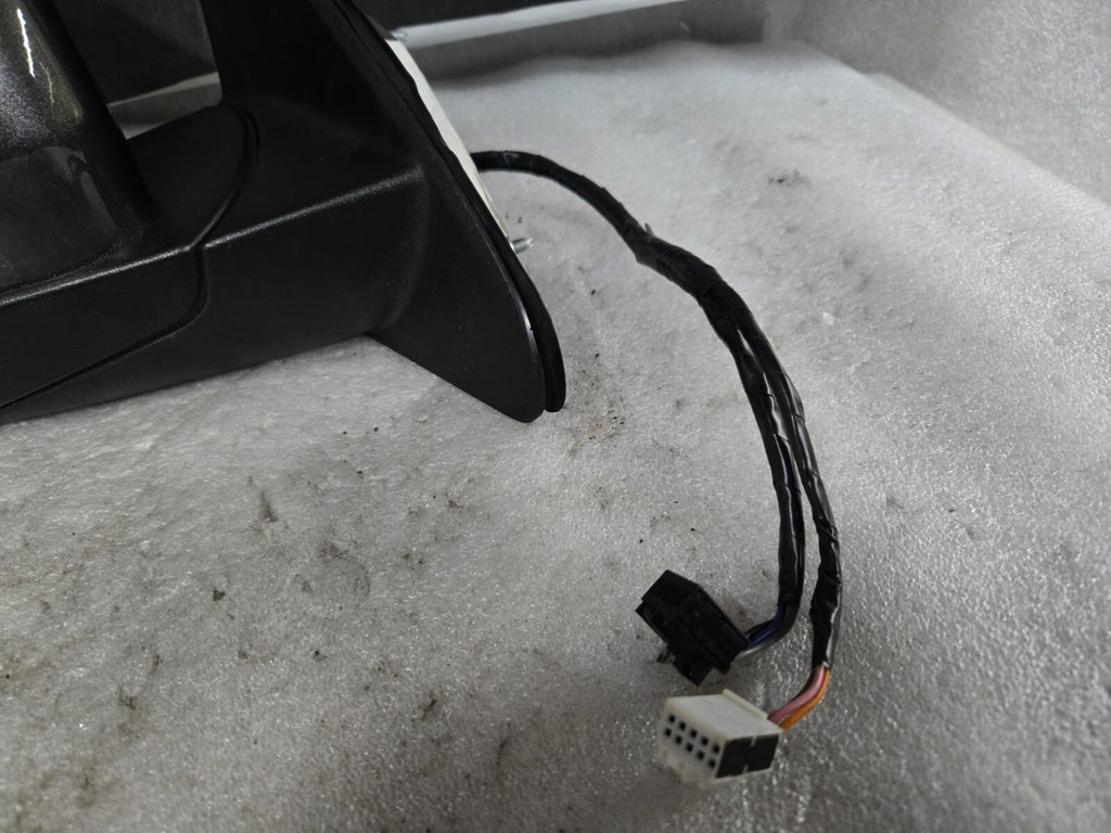 2011-2018 Jeep Cherokee Front Right RH Passenger Side View Mirror E11026536 OEM
