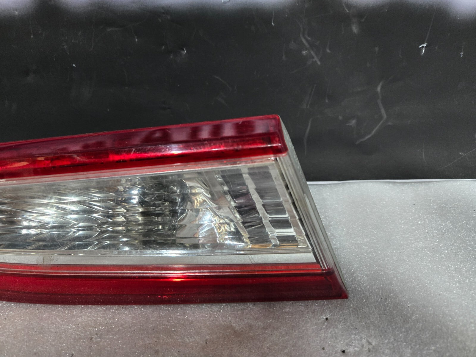 2012-2014 TOYOTA CAMRY DRIVER LH TAIL LIGHT INNER DECKLID MOUNTED TAILLIGHT