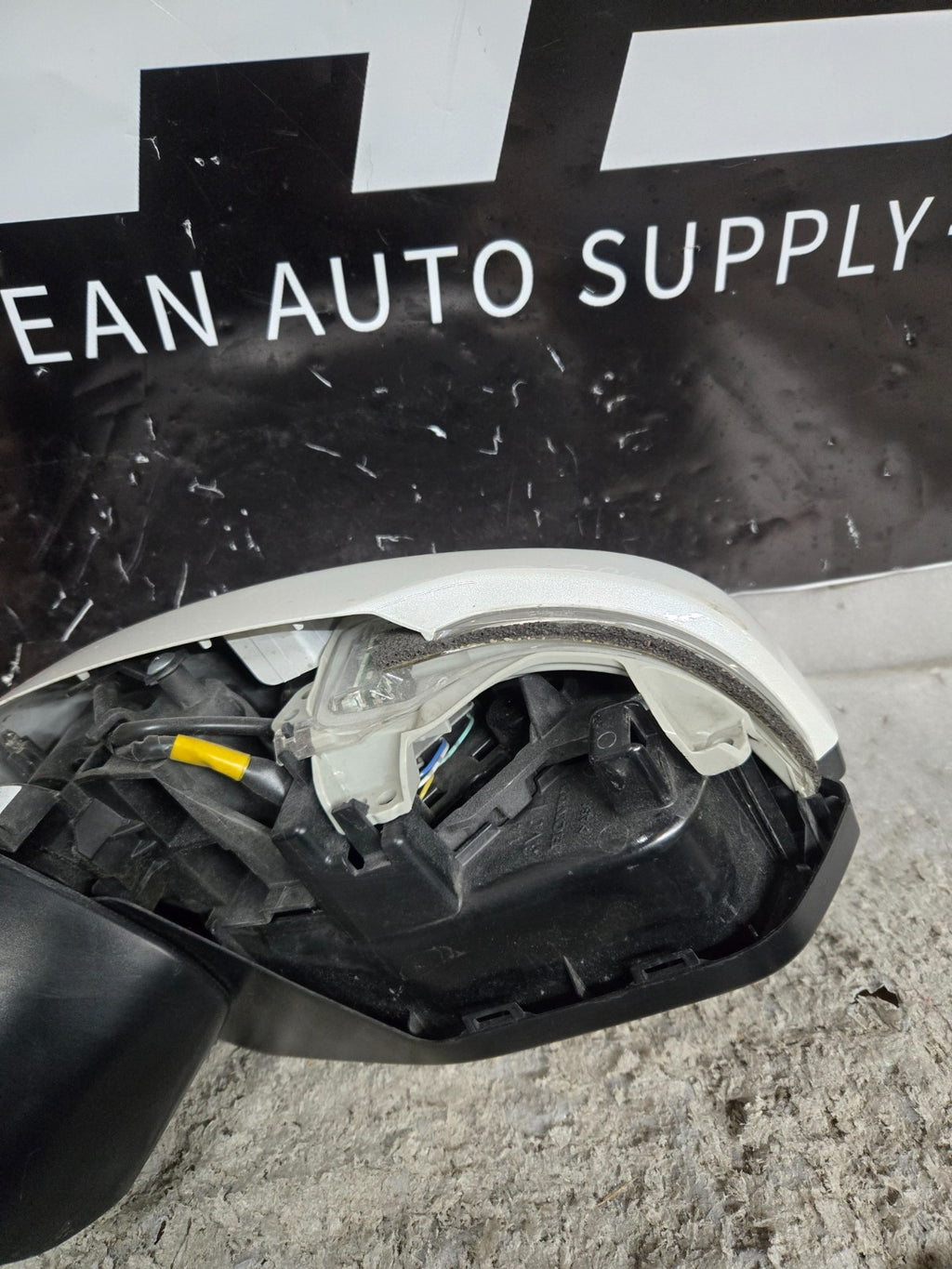 2023-2025 Honda CR-V Hybrid Left LH Driver Side Mirror OEM 76258-3A0-A12