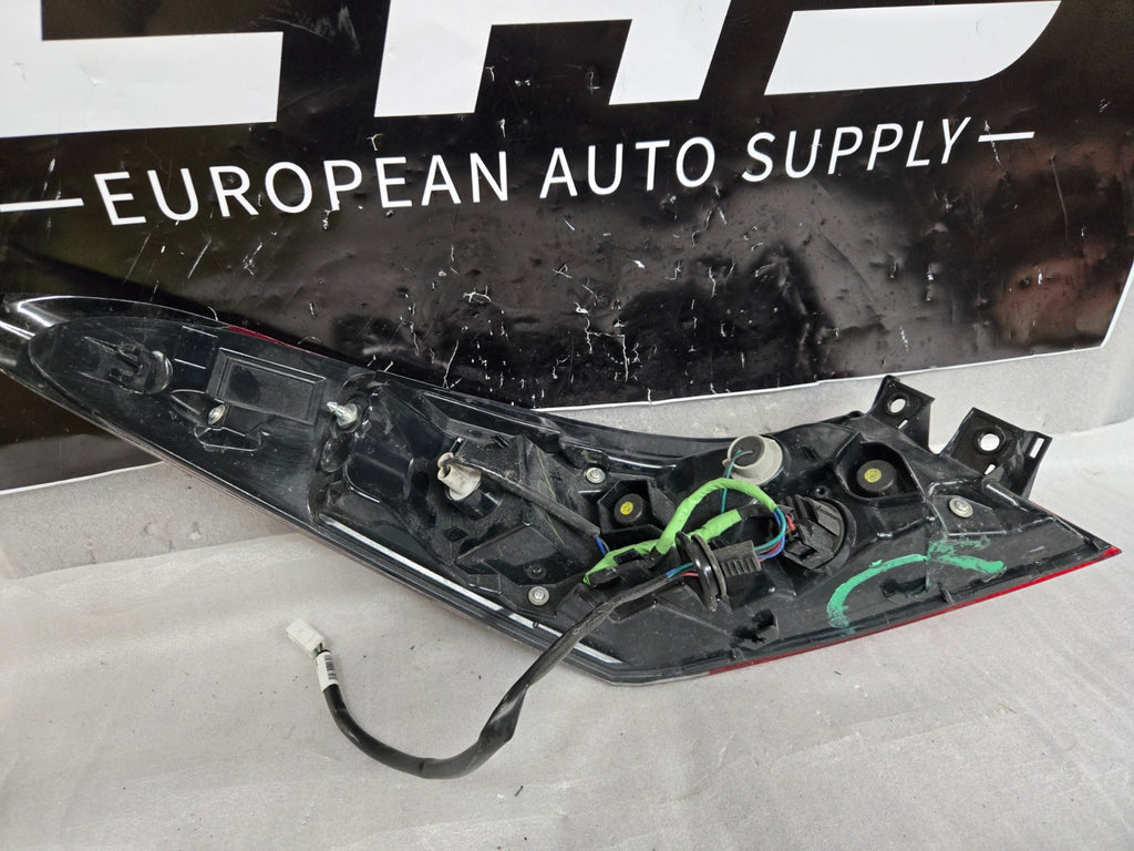 2018-2023 Toyota Camry Outer Tail Light Right RH Passenger Side OEM