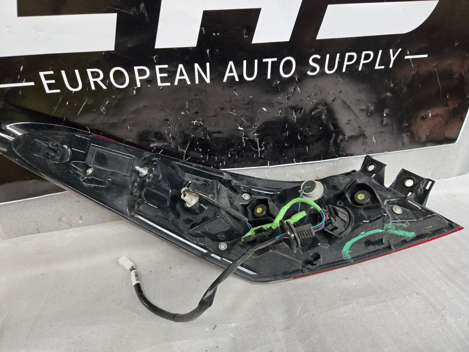 2018-2023 Toyota Camry Outer Tail Light Right RH Passenger Side OEM