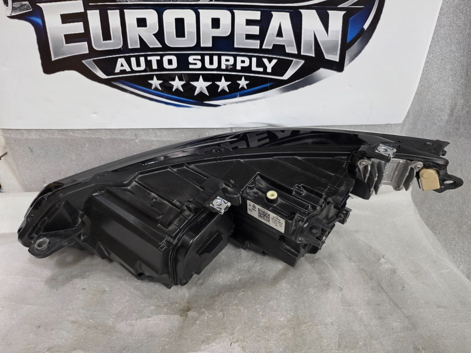 2022-2025 Volkswagen Golf R MK8 Right RH Passenger LED Headlight OEM 5H0941060G
