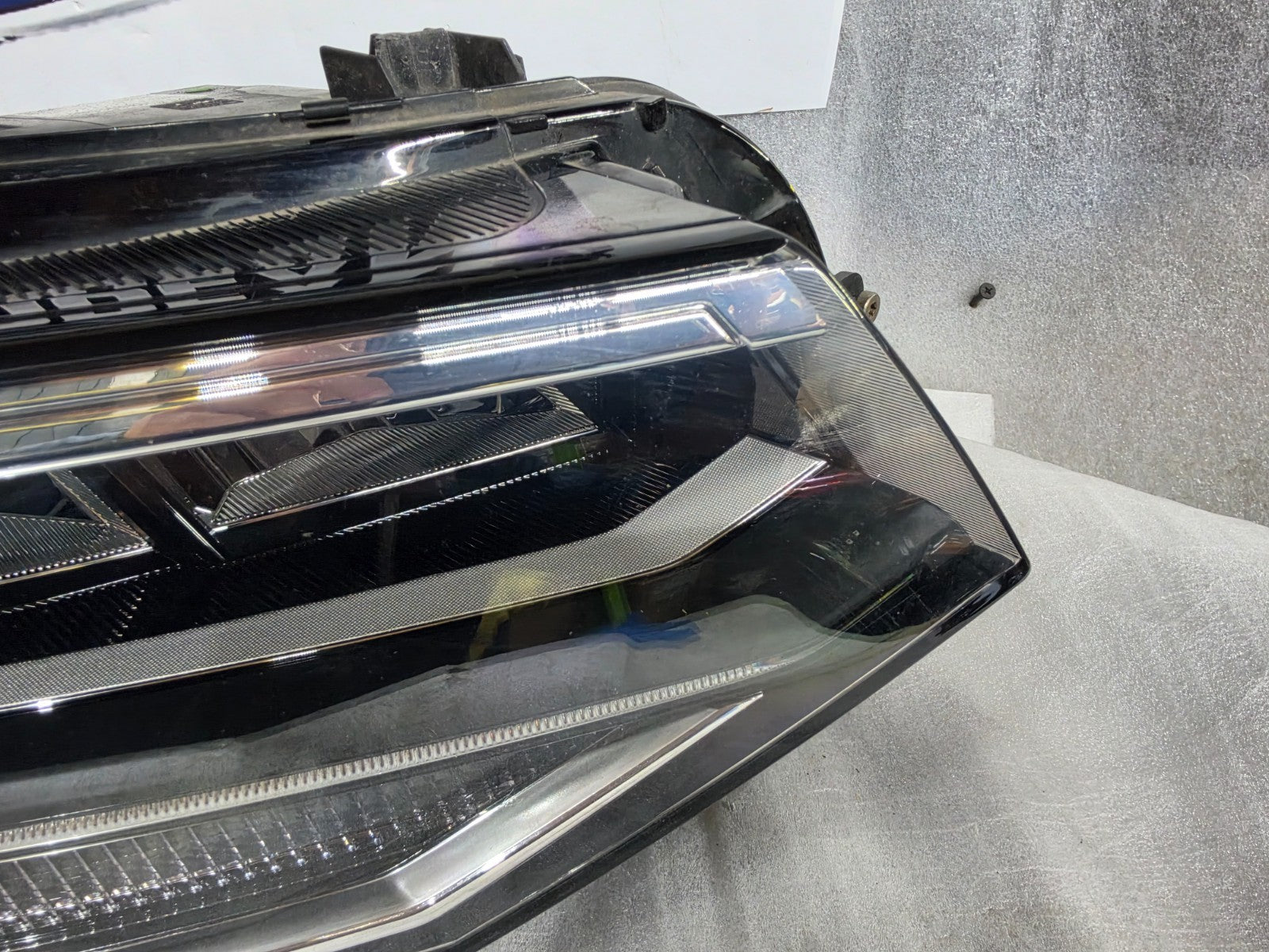 2022 2023 2024 Volkswagen Tiguan LED Headlight Right RH Passenger 5NL941036A OEM
