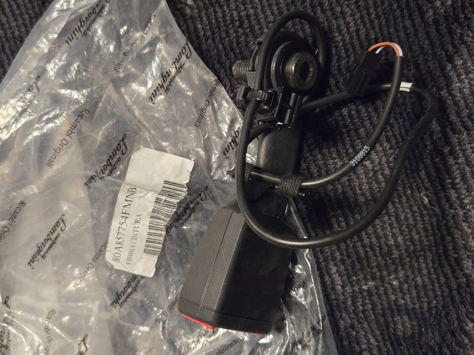 AUDI Q8 4MN REAR RIGHT SEAT BELT BUCKLE 80A857754FMNB ORIGINAL