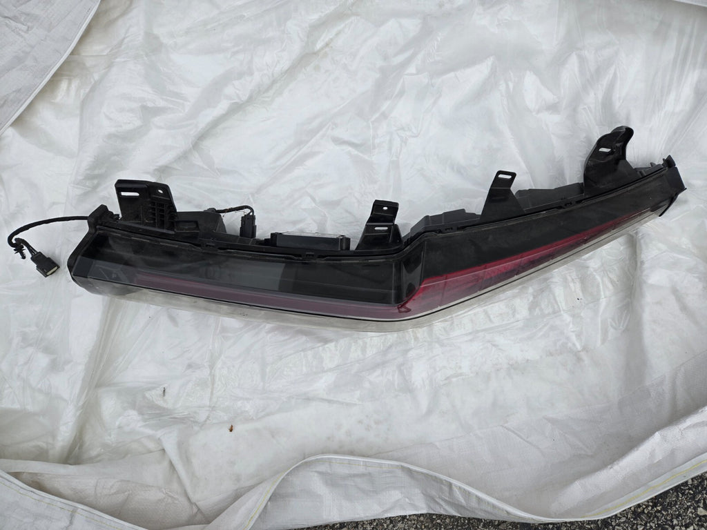 2021-2024 CADILLAC ESCALADE LED RIGHT RH PASSENGER TAIL LIGHT OEM 85120249