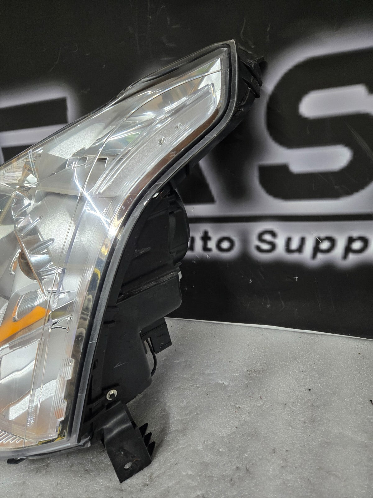 2010-2013 Cadillac SRX Left Driver Side Headlight Halogen 22853872 AFTERMARKET