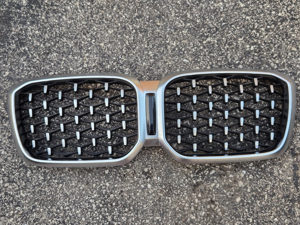 2022-2024 BMW X4 G02 OEM FRONT UPPER KIDNEY GRILLE | SILVER & BLACK 10627111