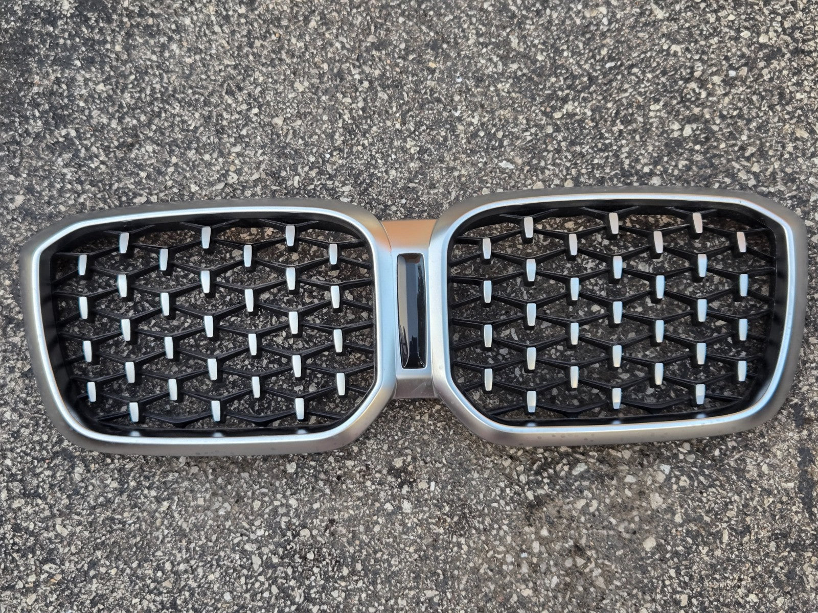 2022-2024 BMW X4 G02 OEM FRONT UPPER KIDNEY GRILLE | SILVER & BLACK 10627111