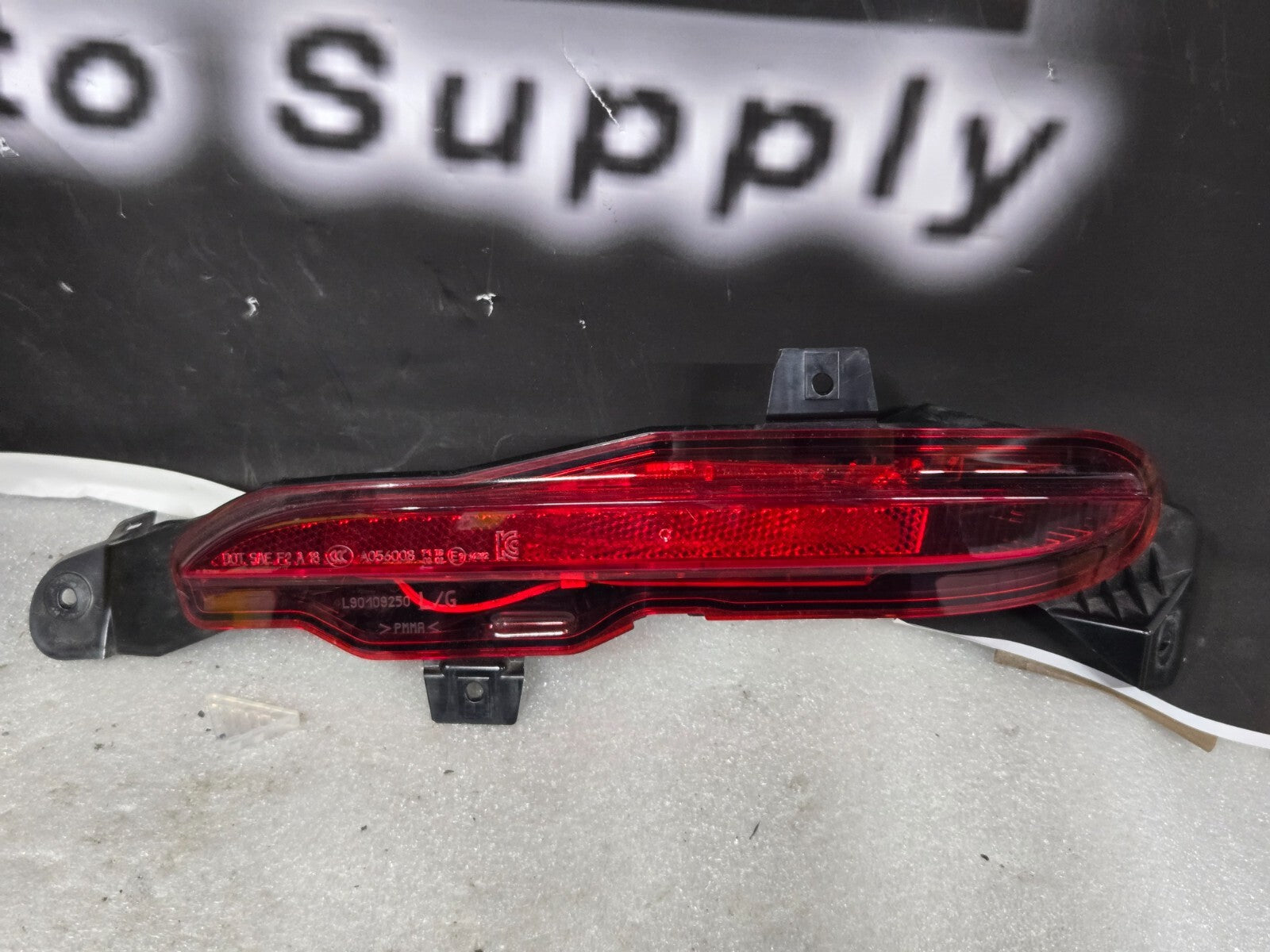 LAND ROVER RANGE ROVER VELAR L560 Rear Left Driver Fog Light J8A2-15K273-AE OEM