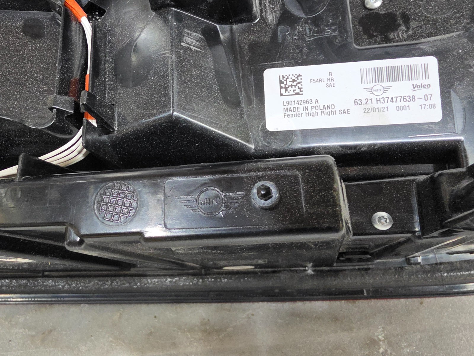 2015-2024 MINI CLUBMAN F54 LED TAIL LIGHT REAR LEFT LH 6321H37477637 OEM GENUINE
