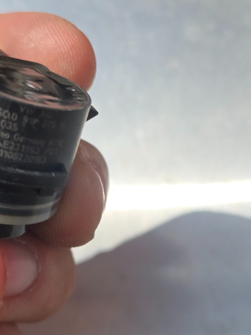 AUDI VW VOLKSWAGEN PARK SENSOR VALEO 5Q0919275B USED OEM BLACK