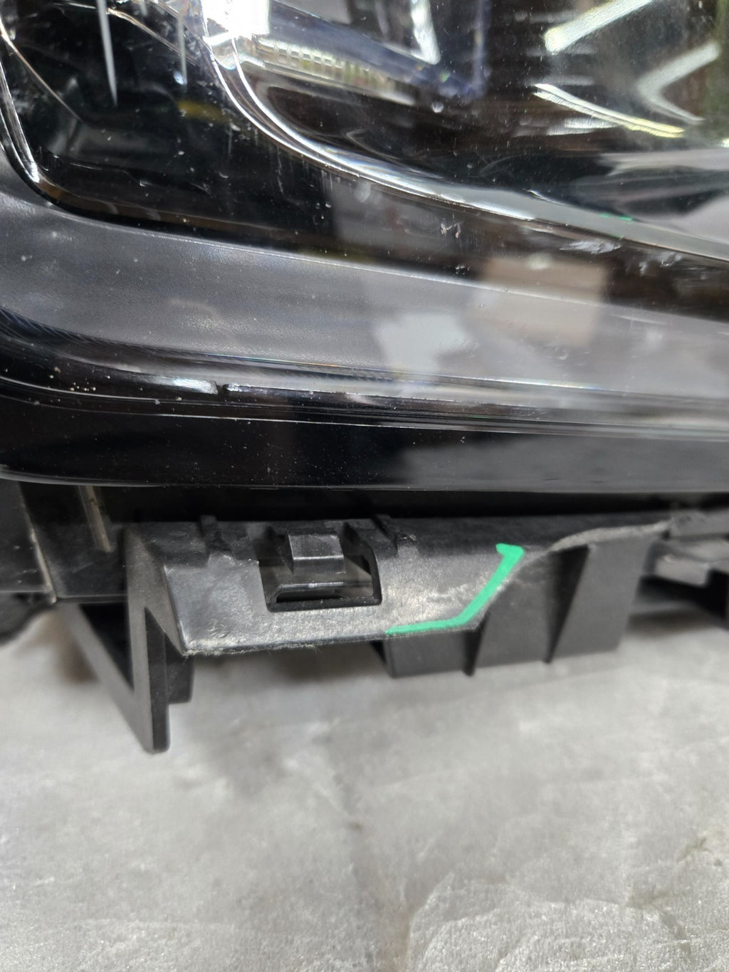 2021 2022 2023 GMC Yukon XL/SLT/SLE LED Headlight Passenger Right OEM 85162503