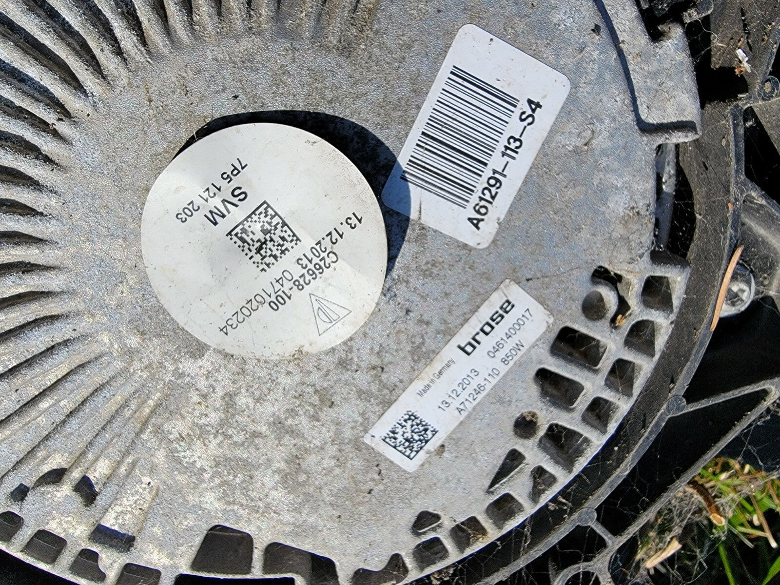 Porsche Cayenne 958 92A 2015 Radiator Cooling Thermo Fan 7P0121207B OEM