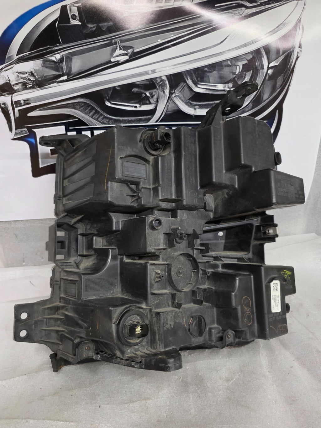 2019 2020 2021 CHEVROLET SILVERADO 1500 RIGHT PASSENGER HEADLIGHT 84621851 OEM