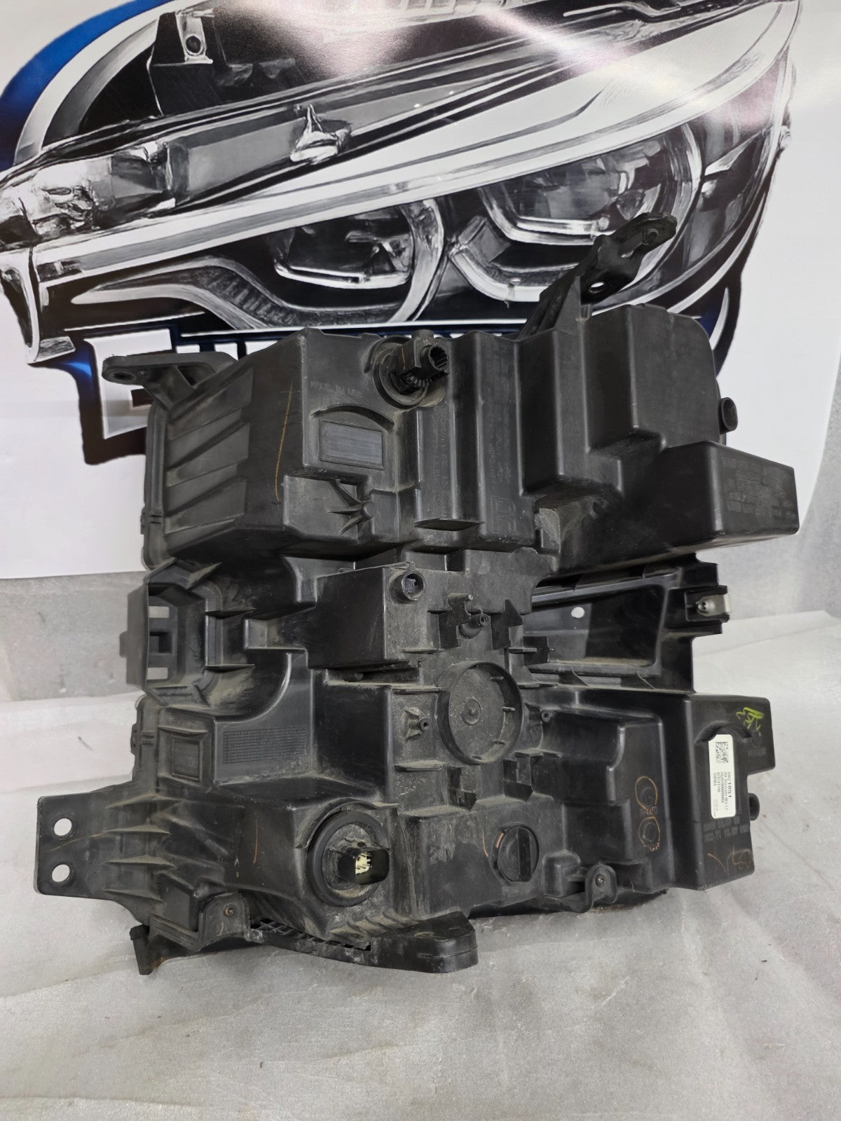 2019 2020 2021 CHEVROLET SILVERADO 1500 RIGHT PASSENGER HEADLIGHT 84621851 OEM